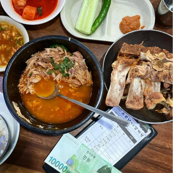 傳說中的馬鈴薯排骨湯(소문난성수감자탕)