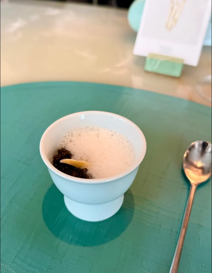 白蘆筍粥+魚子醬+白泡菜